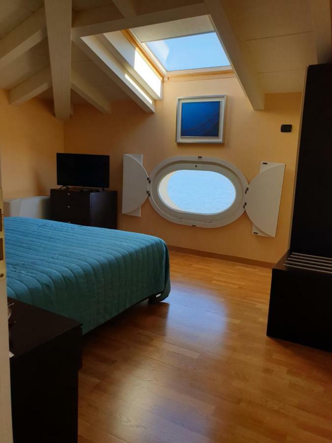 Hotel Residence La Luna Nel Porto Στρέσα Εξωτερικό φωτογραφία