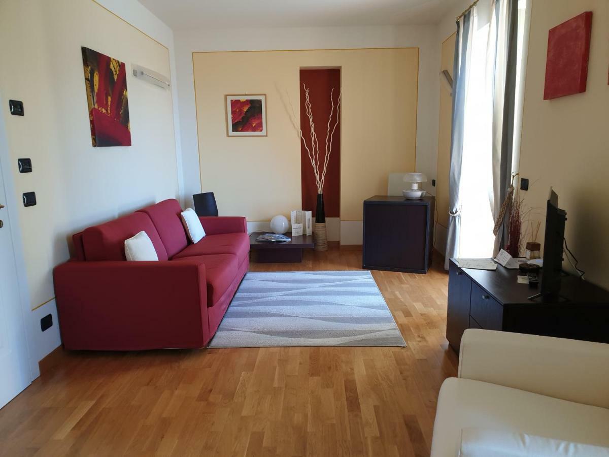 Hotel Residence La Luna Nel Porto Στρέσα Εξωτερικό φωτογραφία